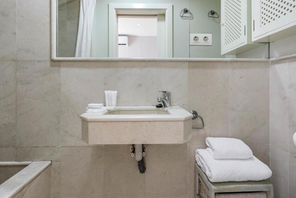 Fam Sevillian Townhouse Βίλα Σεβίλλη Εξωτερικό φωτογραφία